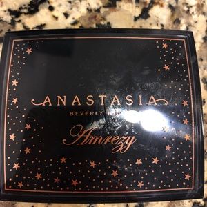 Anastasia Beverly Hills Amrezy Highlighter